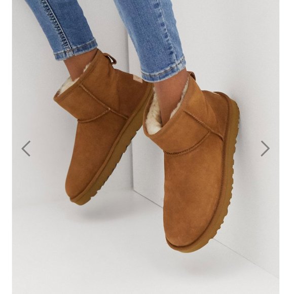 ugg mini chestnut size 9